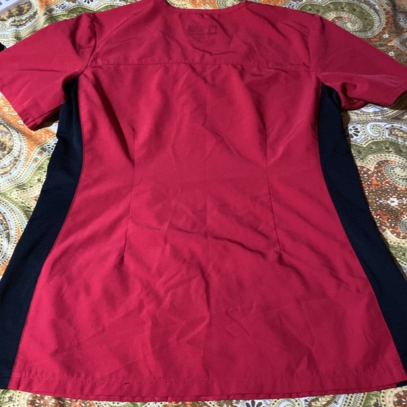 Matrix impulse scrub top (9.9.24) - Picture 4 of 9